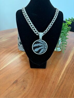 NBA Toronto Raptors Necklace with pendant